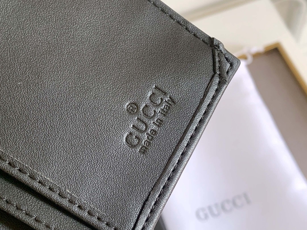 グッチ財布コピー着用イメージ